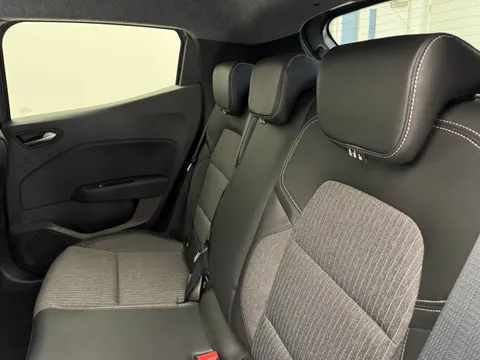 DY72NDL Renault Clio 1.0 TCe 90 Techno 5dr Thumbnail #10