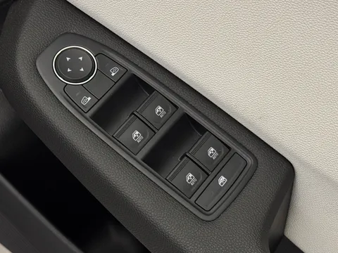 DY72NDL Renault Clio 1.0 TCe 90 Techno 5dr Thumbnail #19