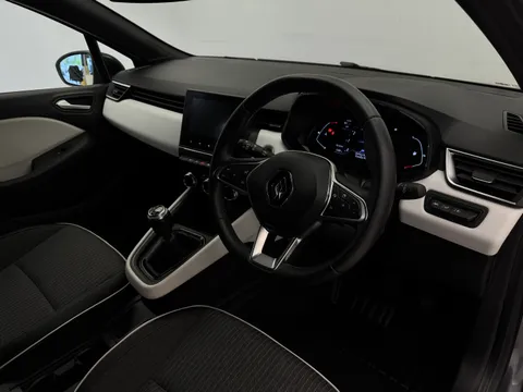 DY72NDL Renault Clio 1.0 TCe 90 Techno 5dr Thumbnail #20