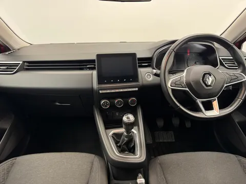 SG70OUN Renault Clio 1.0 TCe 100 Iconic 5dr Thumbnail #11
