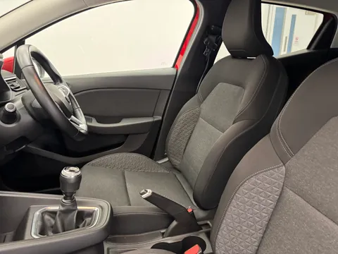 SG70OUN Renault Clio 1.0 TCe 100 Iconic 5dr Thumbnail #13