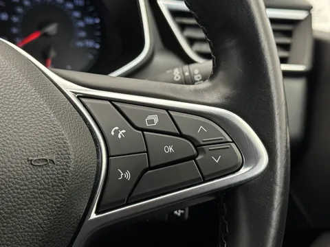 SG70OUN Renault Clio 1.0 TCe 100 Iconic 5dr Thumbnail #23