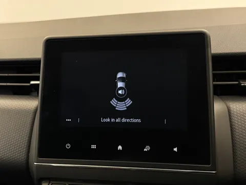 SG70OUN Renault Clio 1.0 TCe 100 Iconic 5dr Thumbnail #26