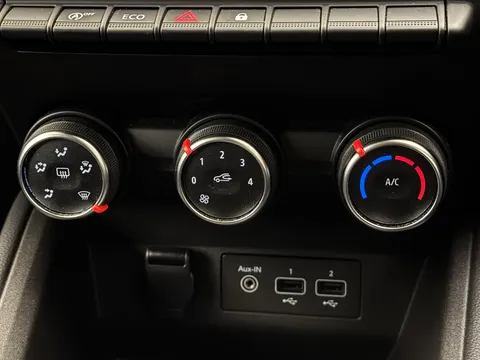 SG70OUN Renault Clio 1.0 TCe 100 Iconic 5dr Thumbnail #27