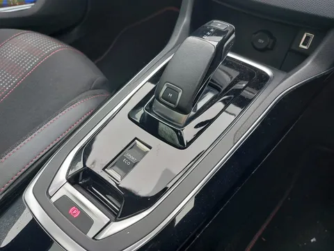 KY68HKV Peugeot 308 1.2 PureTech 130 GT Line 5dr EAT8 Thumbnail #17