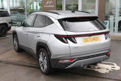 DG73MZY Hyundai Tucson 1.6 TGDi Premium 5dr 2WD Thumbnail #3