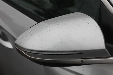 DG73MZY Hyundai Tucson 1.6 TGDi Premium 5dr 2WD Thumbnail #9