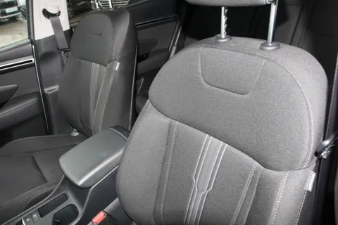 DG73MZY Hyundai Tucson 1.6 TGDi Premium 5dr 2WD Thumbnail #11