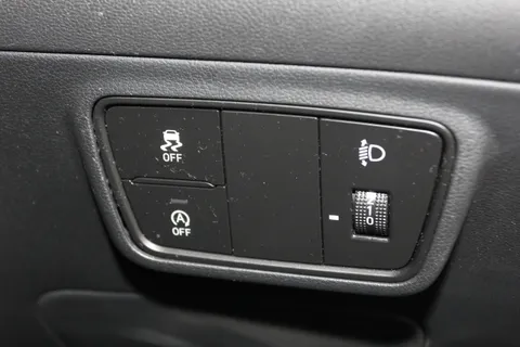 DG73MZY Hyundai Tucson 1.6 TGDi Premium 5dr 2WD Thumbnail #19