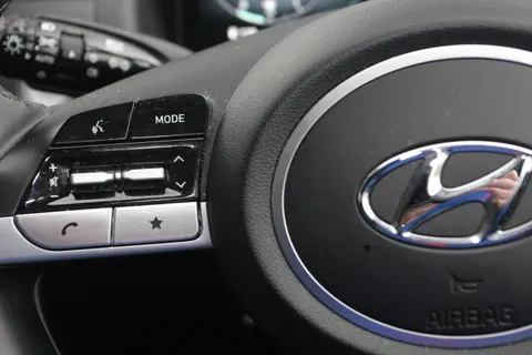 DG73MZY Hyundai Tucson 1.6 TGDi Premium 5dr 2WD Thumbnail #22