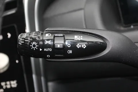 DG73MZY Hyundai Tucson 1.6 TGDi Premium 5dr 2WD Thumbnail #24