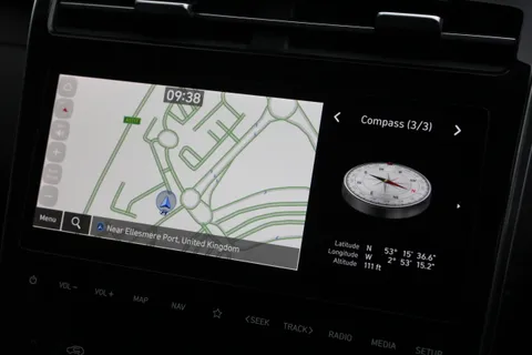 DG73MZY Hyundai Tucson 1.6 TGDi Premium 5dr 2WD Thumbnail #30