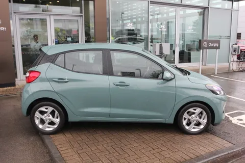 MK72NYW Hyundai i10 1.2 MPi SE Connect 5dr Thumbnail #5