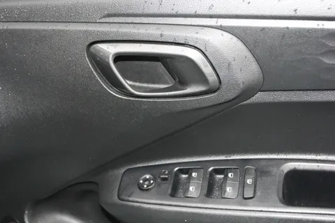 MK72NYW Hyundai i10 1.2 MPi SE Connect 5dr Thumbnail #17