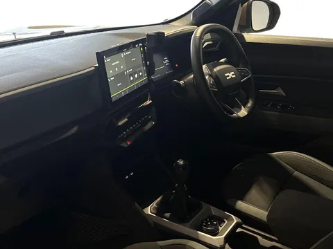 WR25BUW Dacia Duster 1.2 TCe 130 Extreme 5dr 4X4 Thumbnail #4