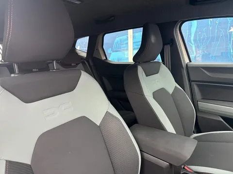 WR25BUW Dacia Duster 1.2 TCe 130 Extreme 5dr 4X4 Thumbnail #17