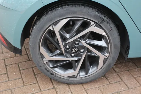 MH72JVL Hyundai i20 1.0T GDi 48V MHD Premium 5dr DCT Thumbnail #6