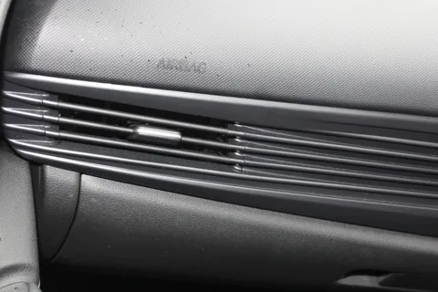 MH72JVL Hyundai i20 1.0T GDi 48V MHD Premium 5dr DCT Thumbnail #10