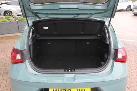 MH72JVL Hyundai i20 1.0T GDi 48V MHD Premium 5dr DCT Thumbnail #14