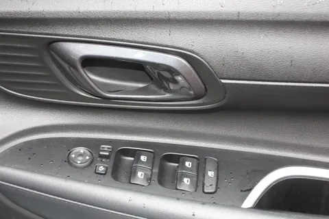 MH72JVL Hyundai i20 1.0T GDi 48V MHD Premium 5dr DCT Thumbnail #15