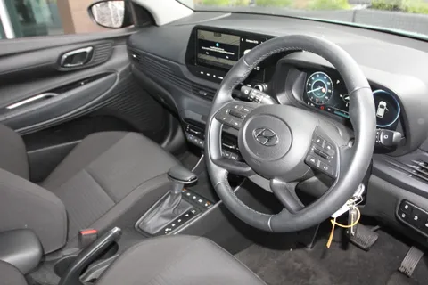 MH72JVL Hyundai i20 1.0T GDi 48V MHD Premium 5dr DCT Thumbnail #16