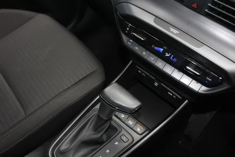 MH72JVL Hyundai i20 1.0T GDi 48V MHD Premium 5dr DCT Thumbnail #23