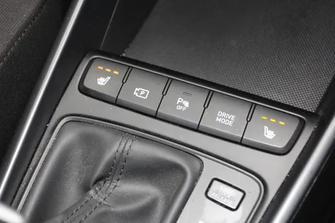 MH72JVL Hyundai i20 1.0T GDi 48V MHD Premium 5dr DCT Thumbnail #24