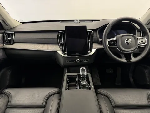 RF74UNL Volvo XC90 2.0 B5P Ultra Dark 5dr AWD Geartronic Thumbnail #12