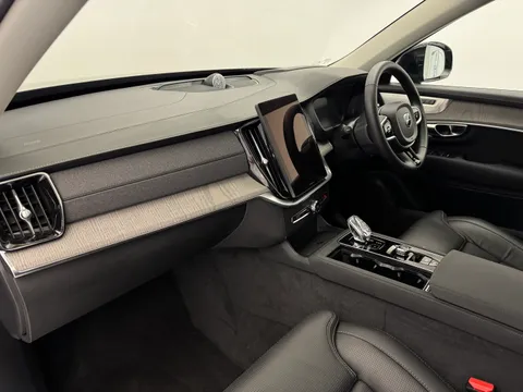 RF74UNL Volvo XC90 2.0 B5P Ultra Dark 5dr AWD Geartronic Thumbnail #19