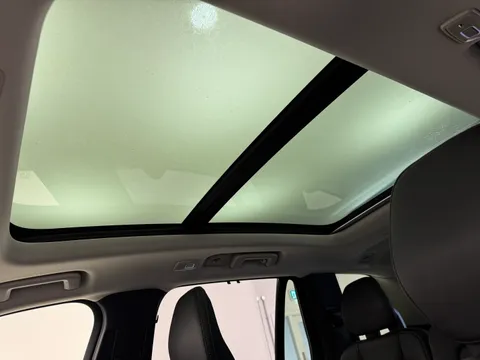 RF74UNL Volvo XC90 2.0 B5P Ultra Dark 5dr AWD Geartronic Thumbnail #20