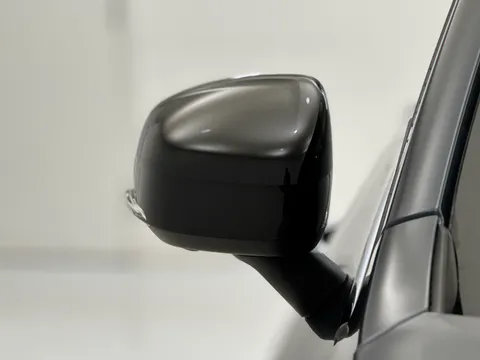 RF74UNL Volvo XC90 2.0 B5P Ultra Dark 5dr AWD Geartronic Thumbnail #39