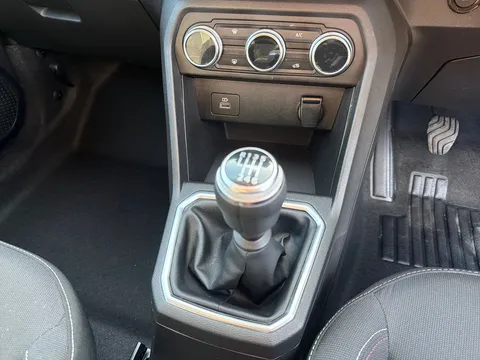 MT72VPE Dacia Jogger 1.0 TCe Extreme SE 5dr Thumbnail #12