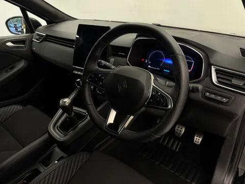 BT74XYV Renault Clio 1.0 TCe 90 Esprit Alpine 5dr Thumbnail #22