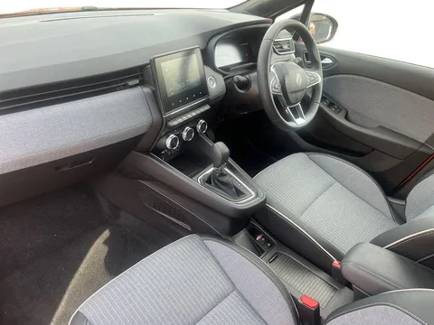 BL74ZJV Renault Clio 1.6 E-TECH full hybrid 145 Techno 5dr Auto Thumbnail #5