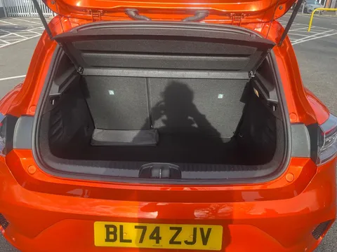 BL74ZJV Renault Clio 1.6 E-TECH full hybrid 145 Techno 5dr Auto Thumbnail #23