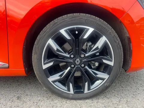 BL74ZJV Renault Clio 1.6 E-TECH full hybrid 145 Techno 5dr Auto Thumbnail #29