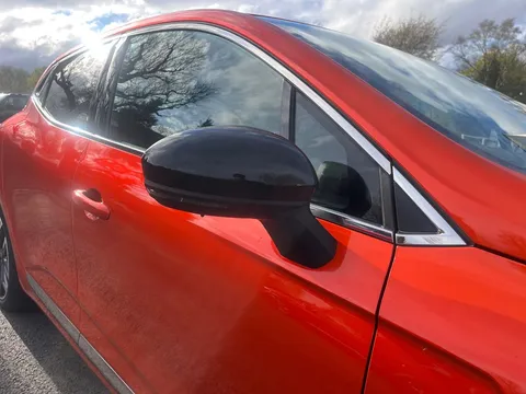 BL74ZJV Renault Clio 1.6 E-TECH full hybrid 145 Techno 5dr Auto Thumbnail #27