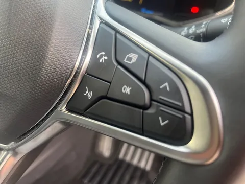 BL74ZJV Renault Clio 1.6 E-TECH full hybrid 145 Techno 5dr Auto Thumbnail #19