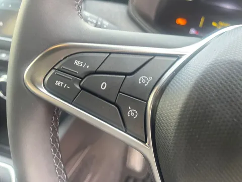 BL74ZJV Renault Clio 1.6 E-TECH full hybrid 145 Techno 5dr Auto Thumbnail #20