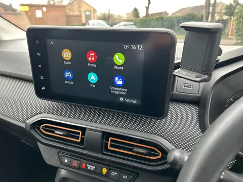 BK22EFP Dacia Sandero Stepway 1.0 TCe Prestige 5dr CVT Thumbnail #6