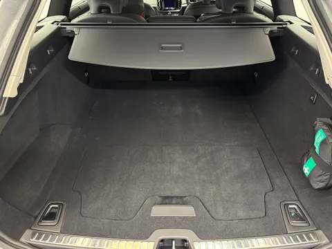 DN75ZTE Volvo V90 2.0 T6 [350] PHEV Plus Dark 5dr AWD Auto Thumbnail #9