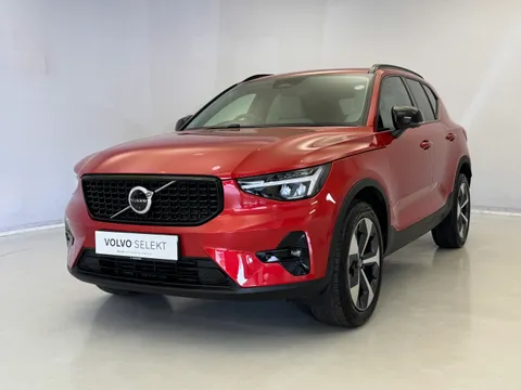 CJ72ETZ Volvo XC40 2.0 B4P Ultimate Dark 5dr Auto Thumbnail #3