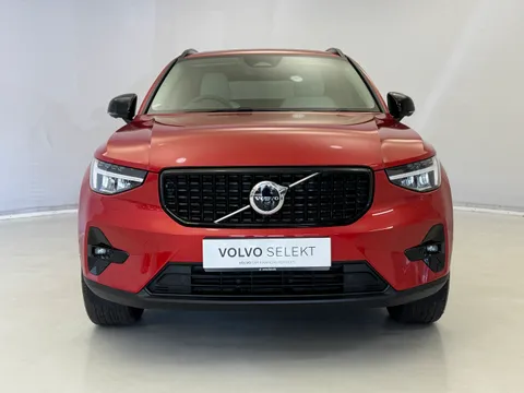 CJ72ETZ Volvo XC40 2.0 B4P Ultimate Dark 5dr Auto Thumbnail #4