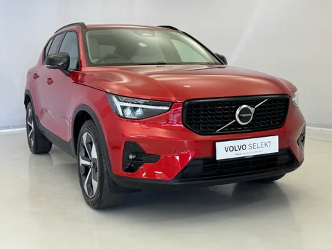 CJ72ETZ Volvo XC40 2.0 B4P Ultimate Dark 5dr Auto Thumbnail #1