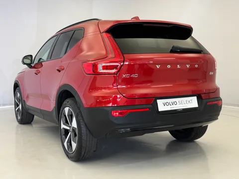 CJ72ETZ Volvo XC40 2.0 B4P Ultimate Dark 5dr Auto Thumbnail #8