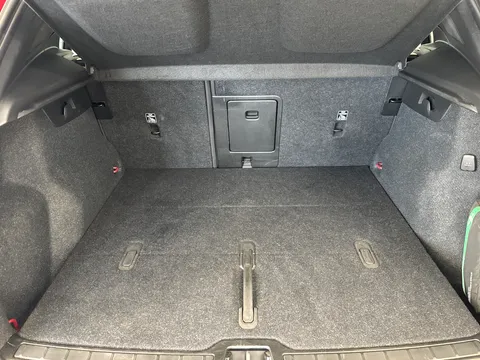 CJ72ETZ Volvo XC40 2.0 B4P Ultimate Dark 5dr Auto Thumbnail #34