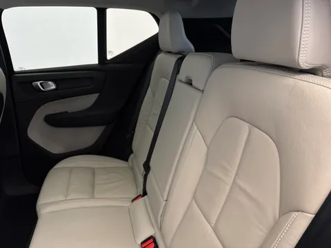 CJ72ETZ Volvo XC40 2.0 B4P Ultimate Dark 5dr Auto Thumbnail #11