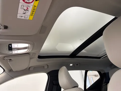 CJ72ETZ Volvo XC40 2.0 B4P Ultimate Dark 5dr Auto Thumbnail #13