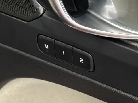 CJ72ETZ Volvo XC40 2.0 B4P Ultimate Dark 5dr Auto Thumbnail #21