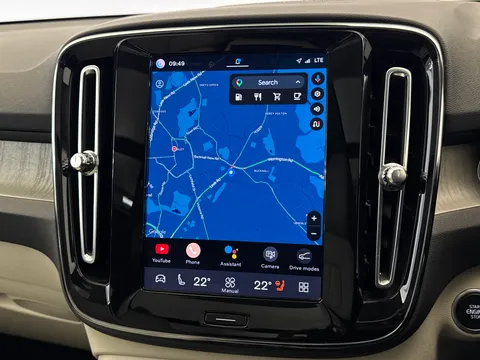 CJ72ETZ Volvo XC40 2.0 B4P Ultimate Dark 5dr Auto Thumbnail #25